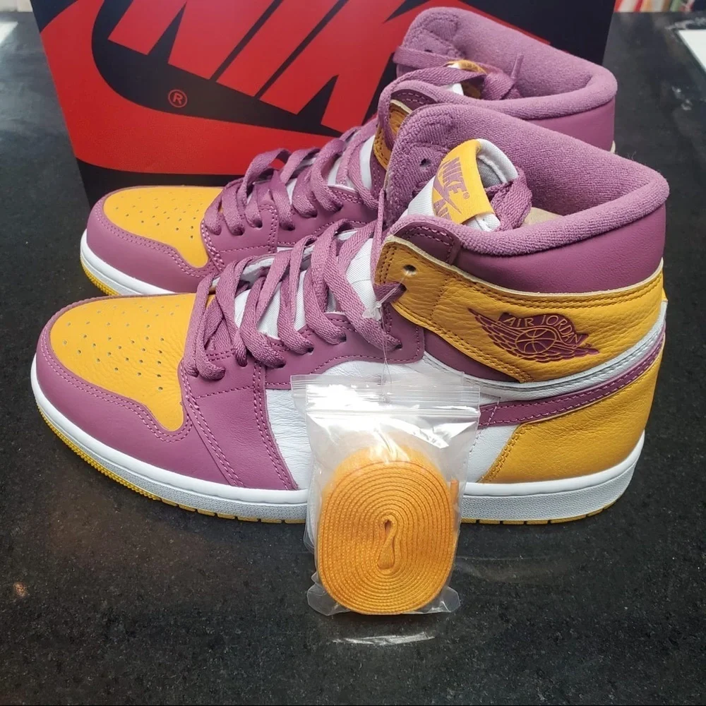 Sz 9.5 Air Jordan 1 Retro High OG 'Brotherhood'